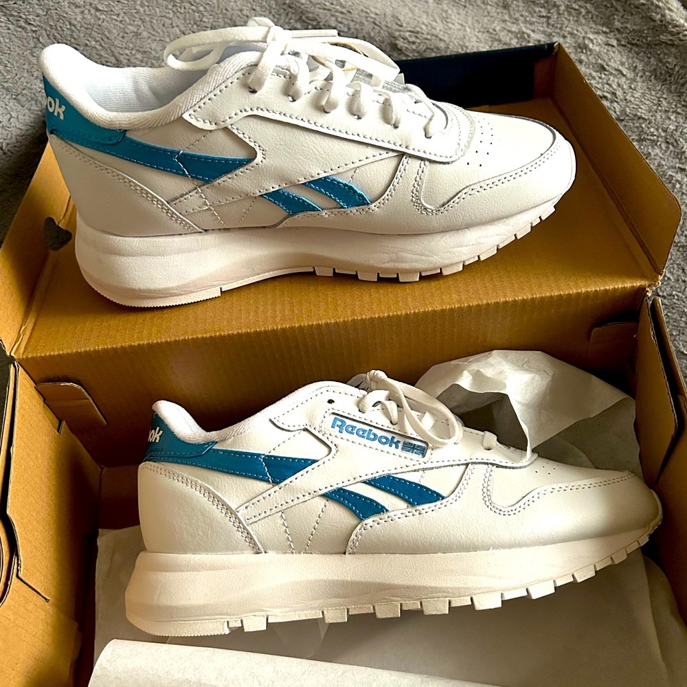 Reebox Women’s Leather Sneakers
